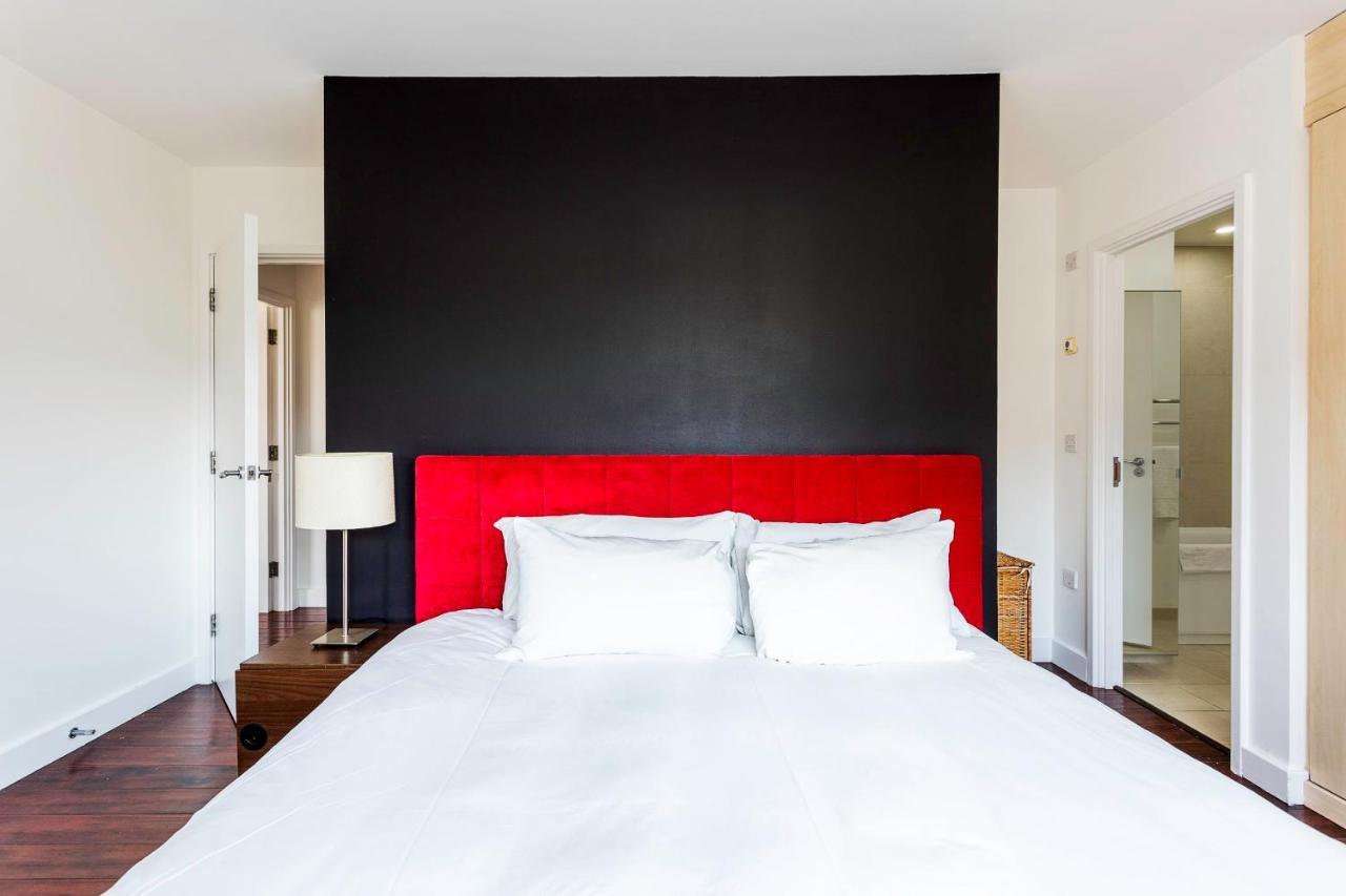 Modern Tower Hill Penthouse Appartamento