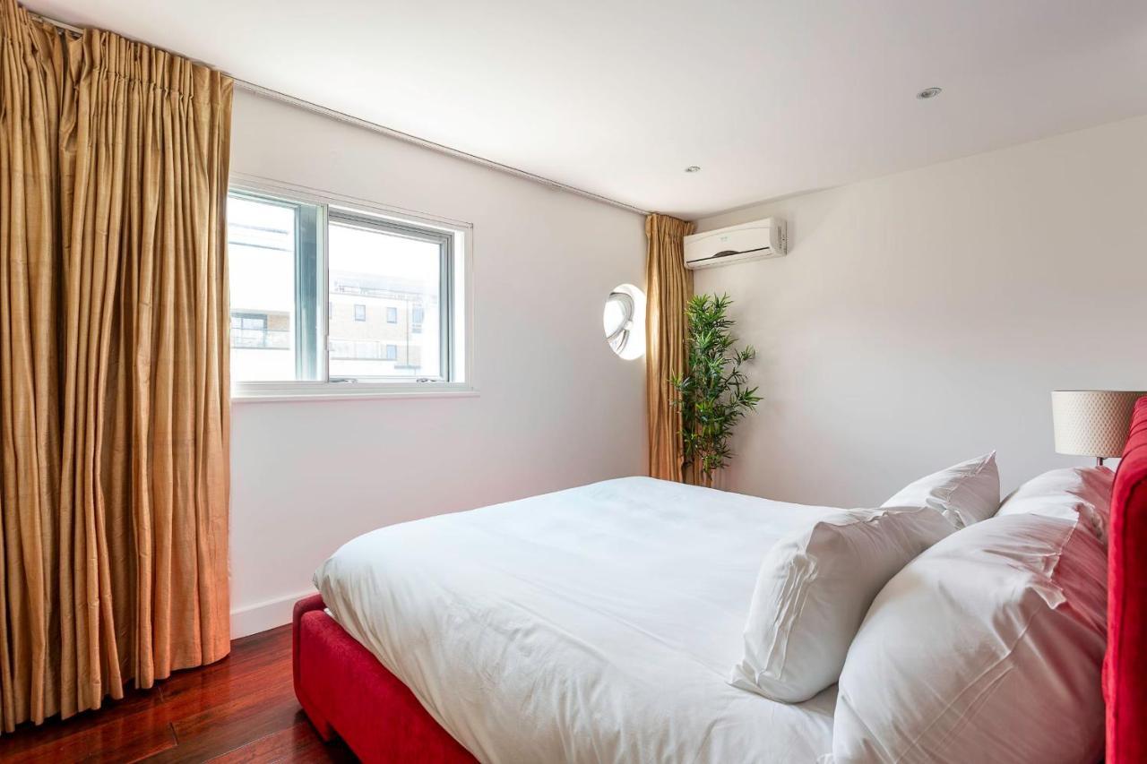 Modern Tower Hill Penthouse * Londra